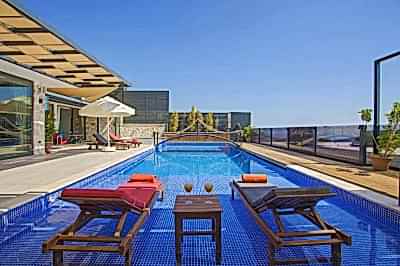 Villa King