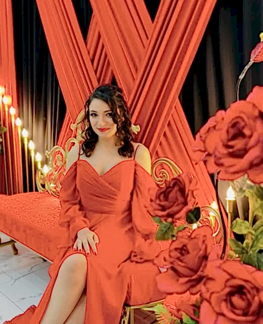 Demet'in Davet ve Balo Salonu