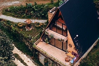 Zayna Bungalov